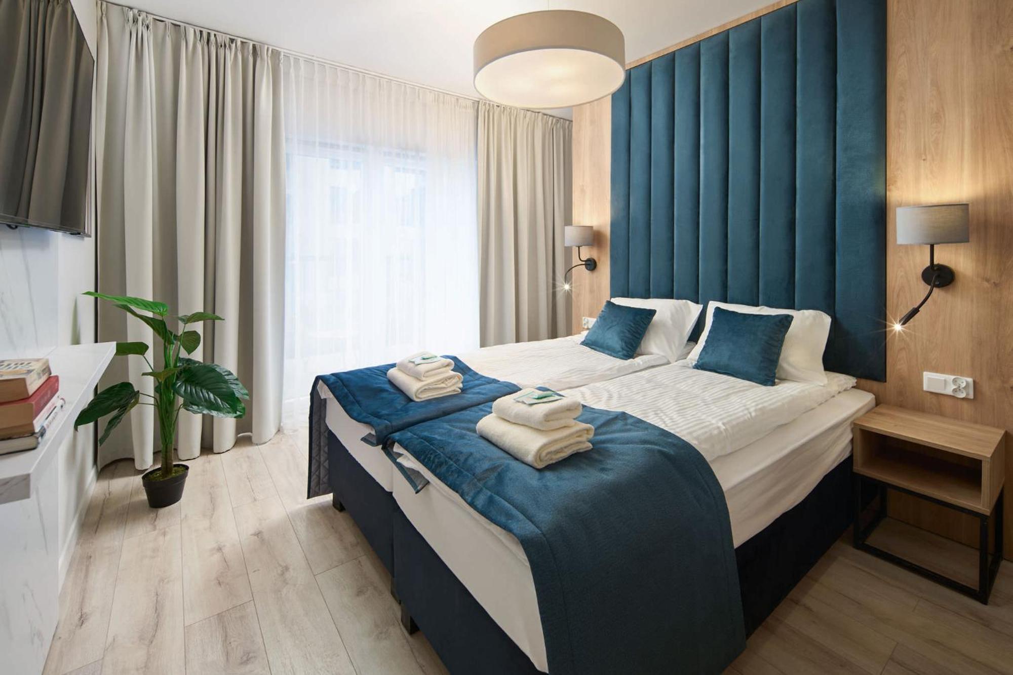 Symphony City Square Aparthotel Wrocław Exteriör bild