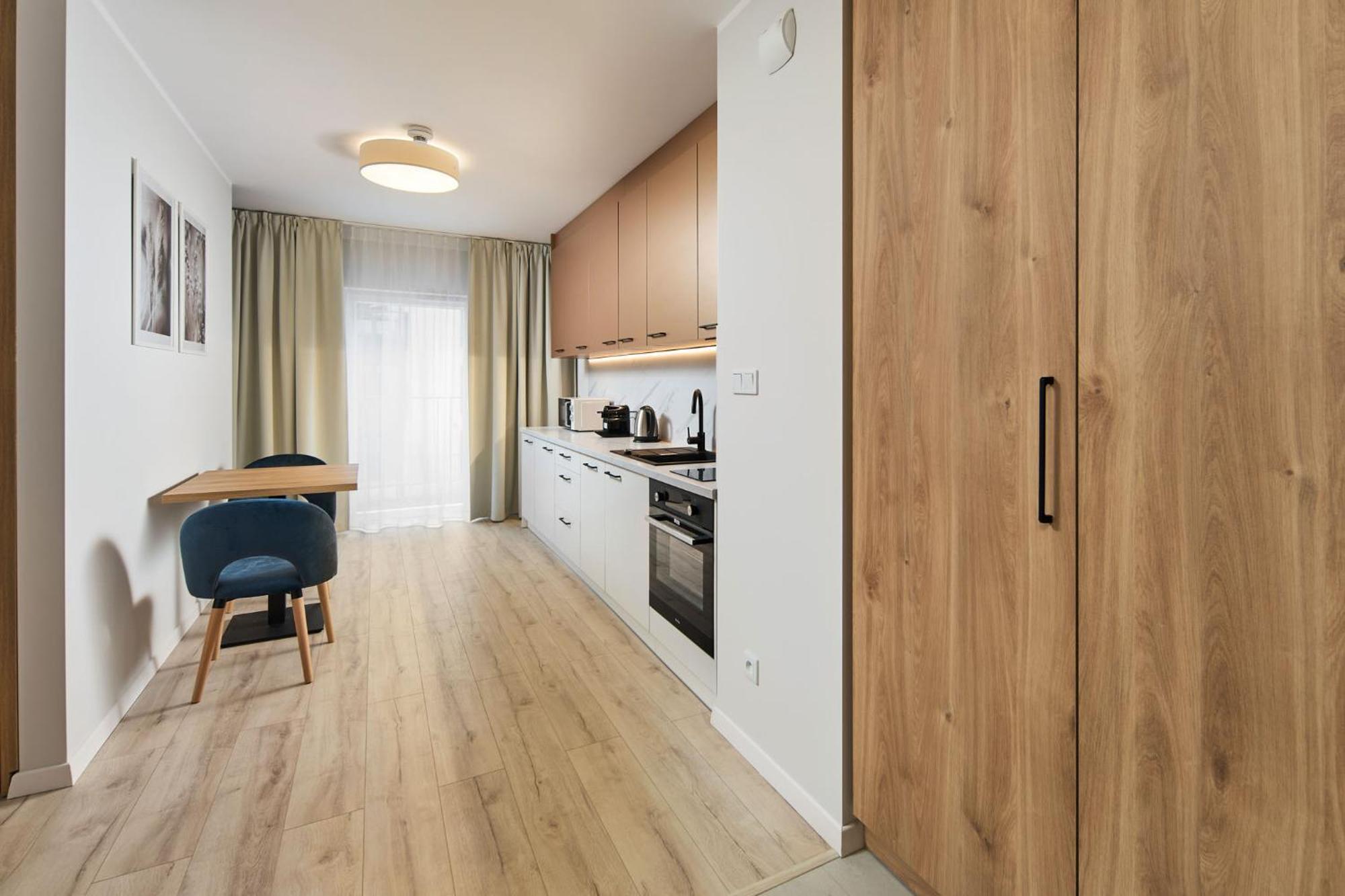 Symphony City Square Aparthotel Wrocław Exteriör bild