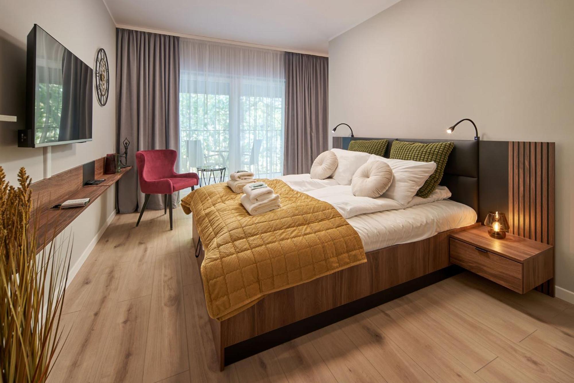 Symphony City Square Aparthotel Wrocław Exteriör bild