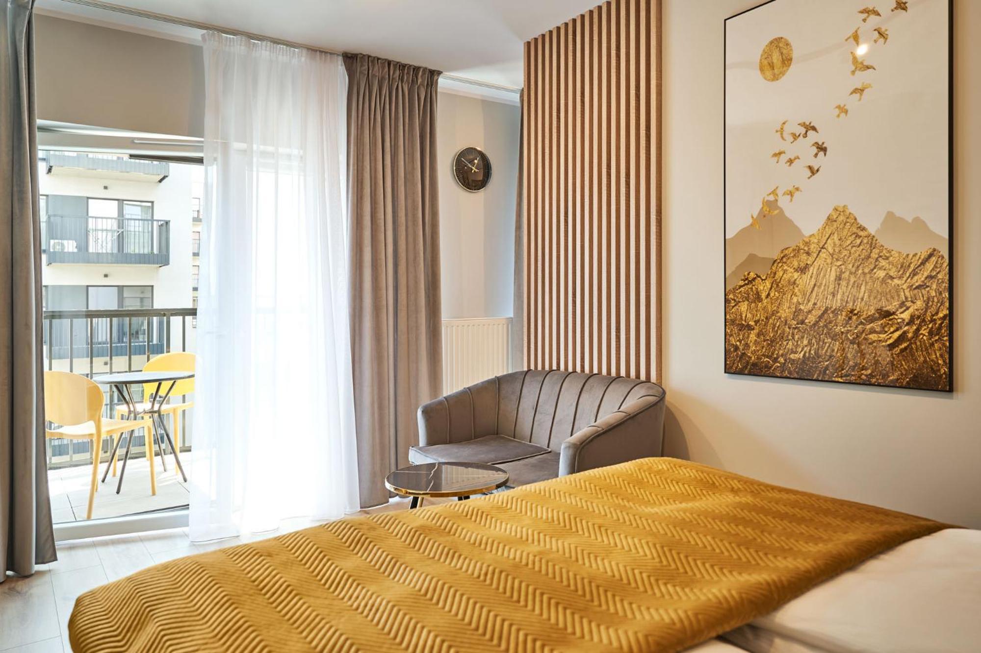 Symphony City Square Aparthotel Wrocław Exteriör bild
