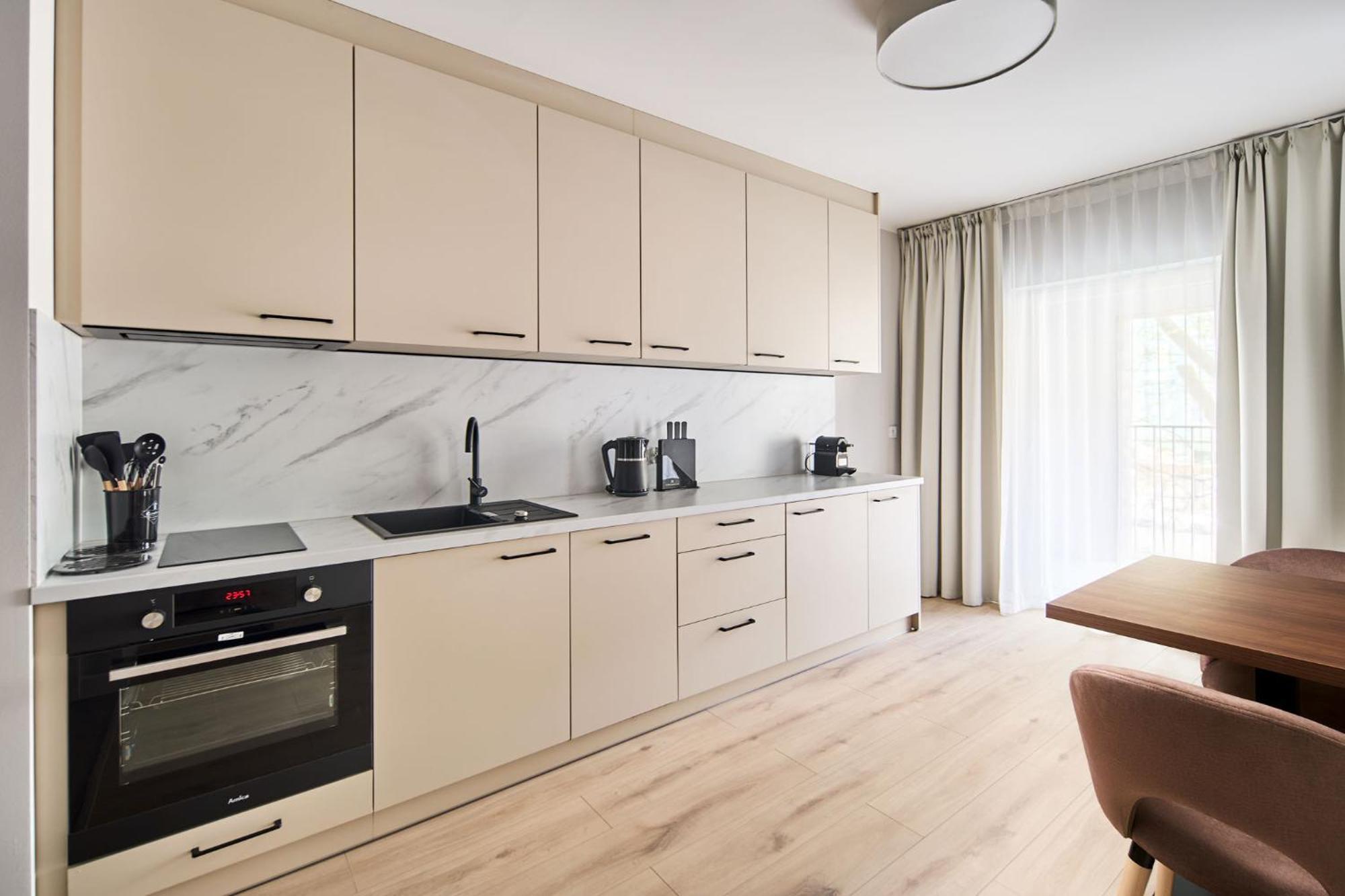 Symphony City Square Aparthotel Wrocław Exteriör bild